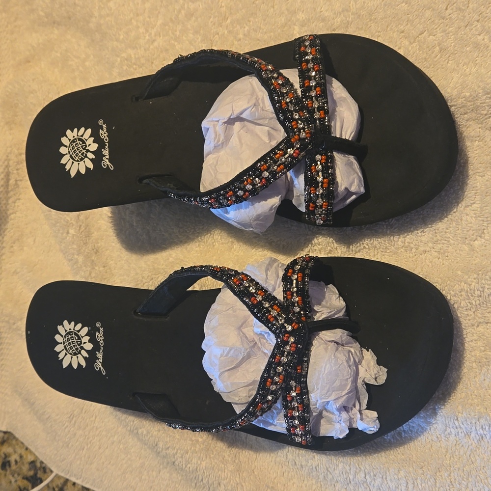 Size 10  yellow box sandals